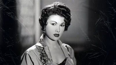 ذكرى برلنتي عبدالحميد.. بدأت شهرتها من خشبة المسرح وعُرفت بلقب ملكة الإغراء