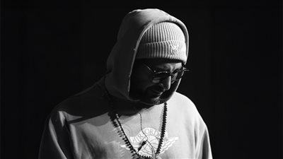 كسر في إحدى الفقرات القطنية وكدمات وارتشاح .. تقرير الحالة الصحية لـ أحمد سعد