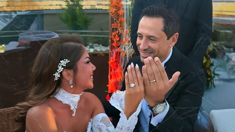 أحمد سالم وزوجته