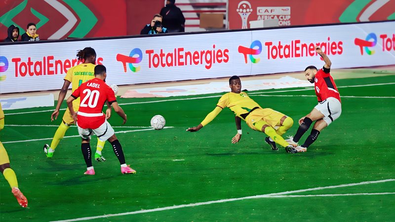 صلاح يحرز الهدف الثاني