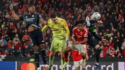 قميص تروبين التاريخي يشعل المزادات بعد هدفه القاتل في ريال مدريد