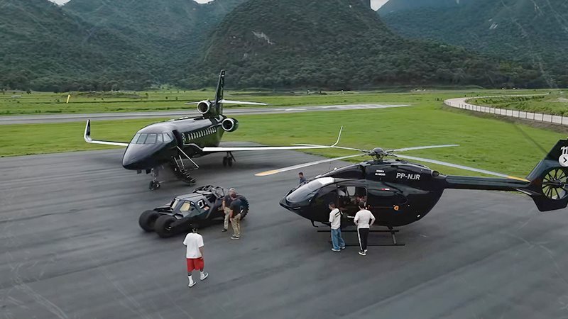 نيمار يستعرض إسطول