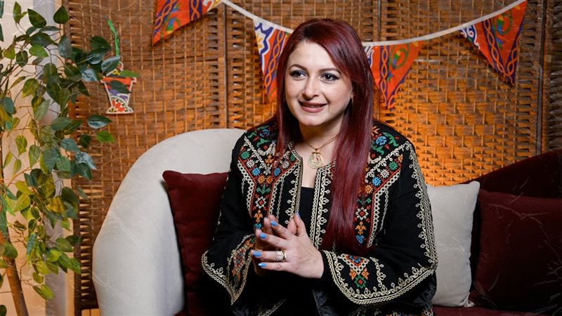 خبيرة الإتيكيت نادين جاد