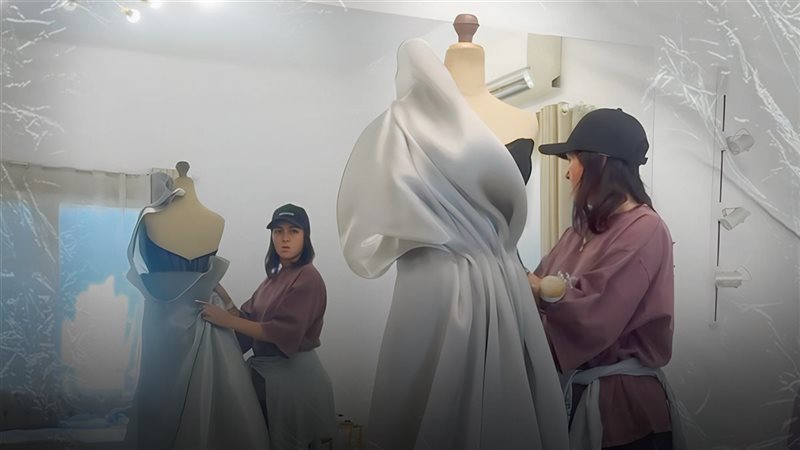 مصممة الأزياء بسنت