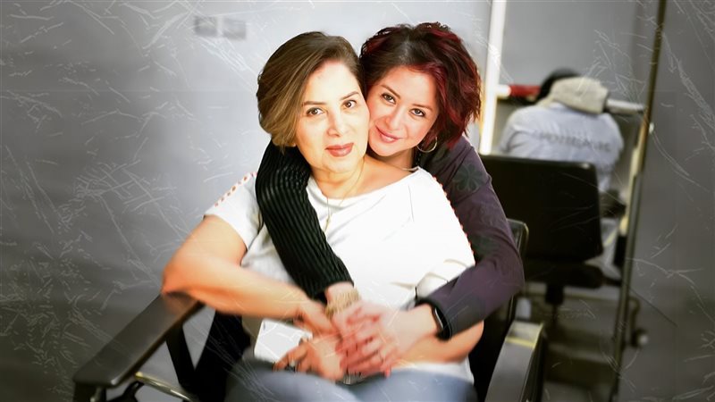 مي نور الشريف ووالدتها