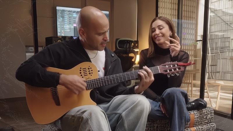 دينا الشربيني وأبو