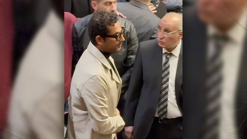 عمرو سعد في عزاء والد حاتم صلاح