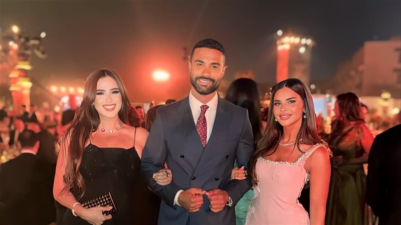 كريم فهمي وزوجته