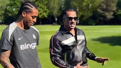 محمد رمضان يشعل أجواء تدريبات تشيلسي قبل نهائي كأس الاتحاد الإنجليزي