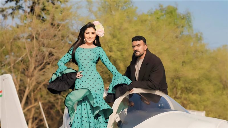 أحمد العوضي ومي عمر