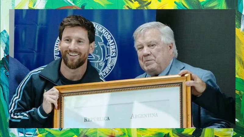 ميسي يحصل على الدكتوراه